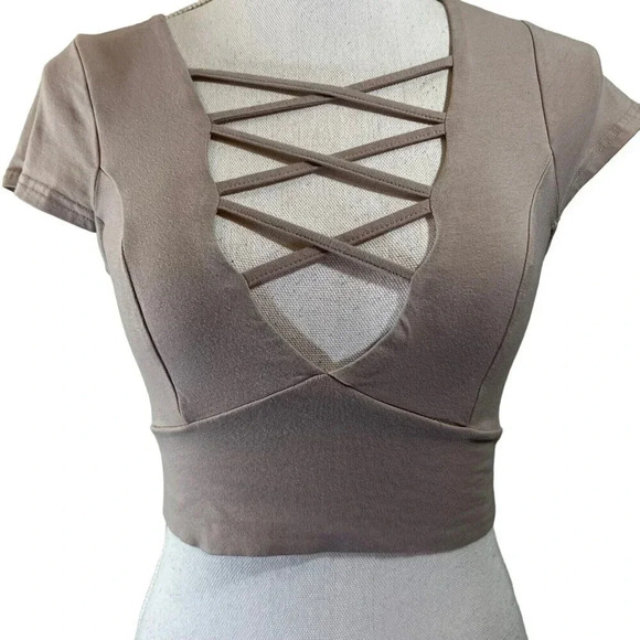 Charlotte Russe Beige Nude Cropped Top Size Small Strappy Criss Cross Chest - Picture 5 of 6